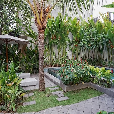 Hotel Dee Mansion Denpasar Exterior foto