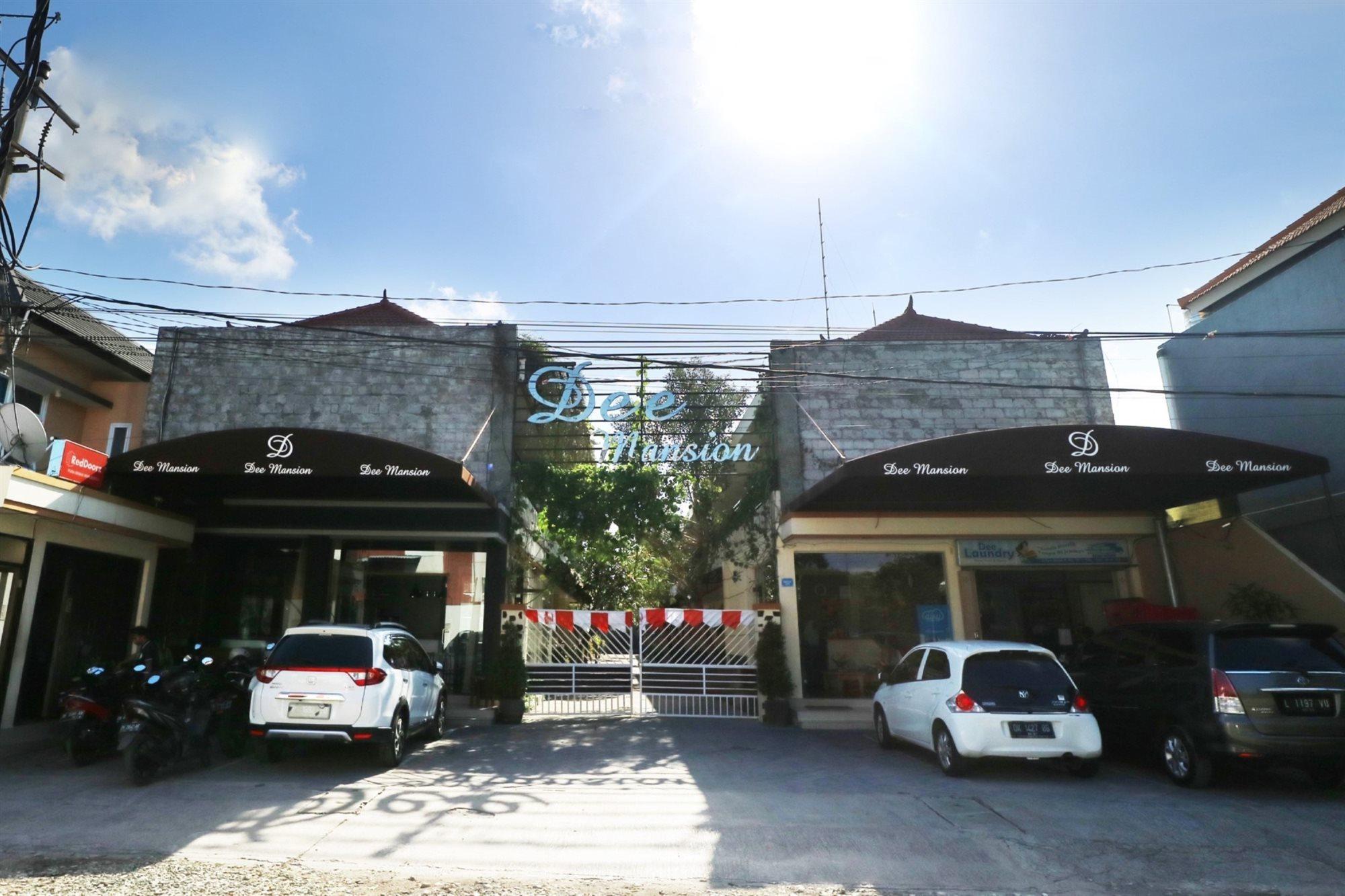 Hotel Dee Mansion Denpasar Exterior foto