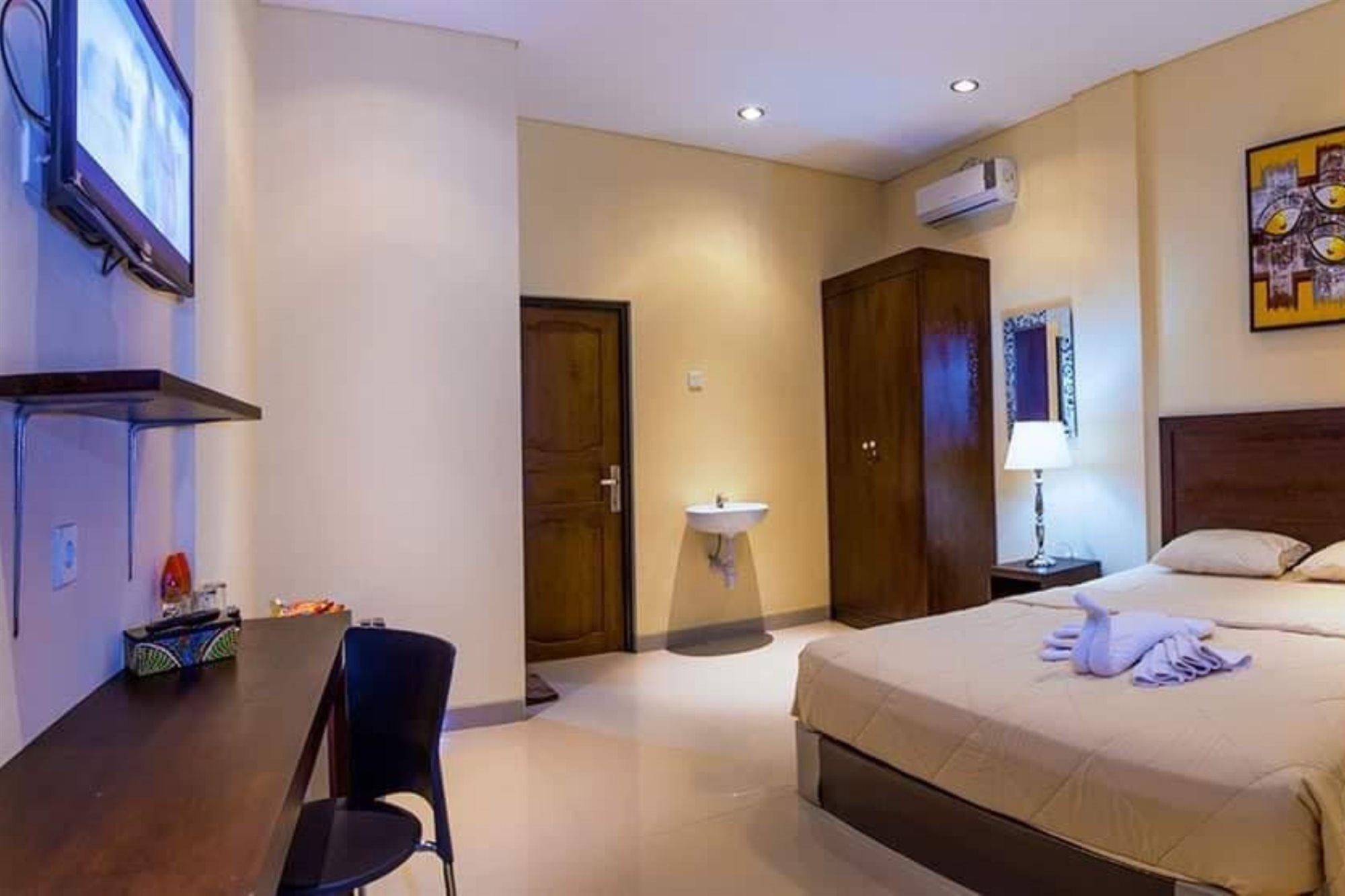 Hotel Dee Mansion Denpasar Exterior foto