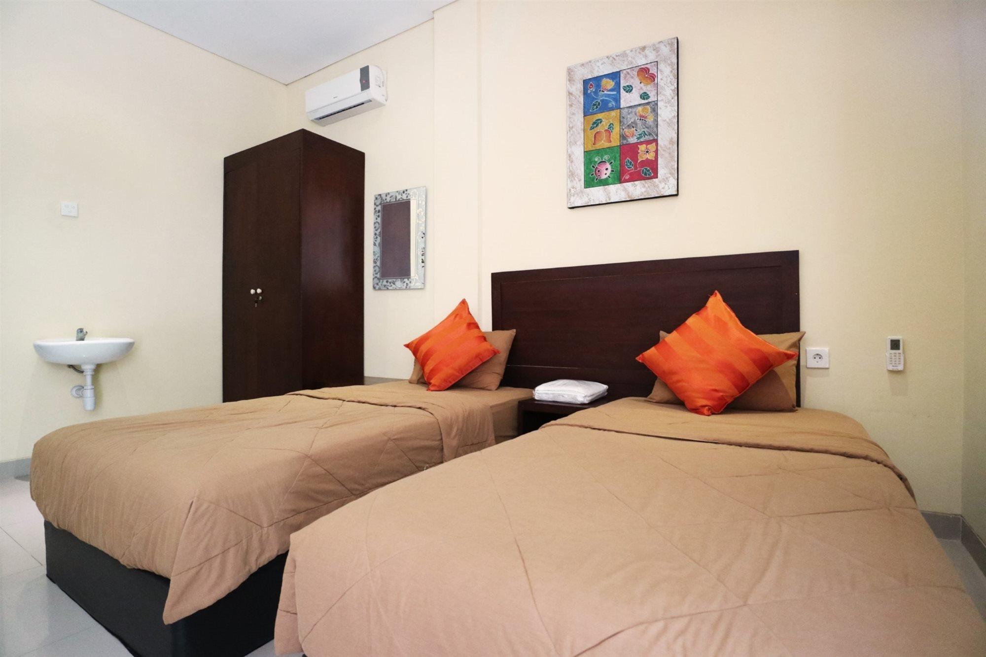 Hotel Dee Mansion Denpasar Exterior foto